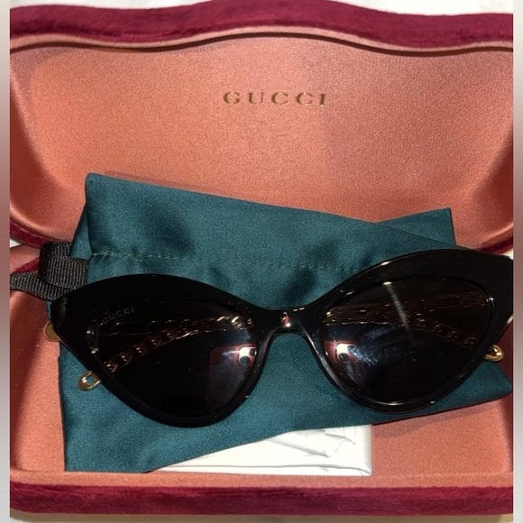 Gucci shades new with original box - Picture 4 of 7